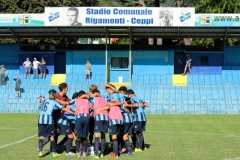 Abbraccio di gruppo a fine partita
