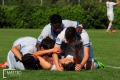 Olginatese Calcio Lecco Playout Ronchi abbracciato