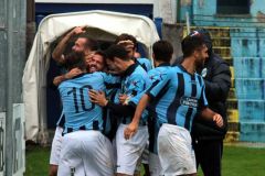 Calcio-Lecco-Levico-Terme-2016-Abbraccio-gol-Guitto