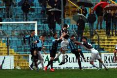 Calcio-Lecco-Olginatese-2016-Mischia-in-area
