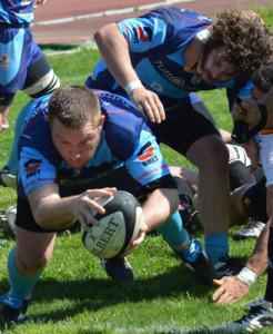 Rigonelli va in meta con il capitano Colombo che lo difende